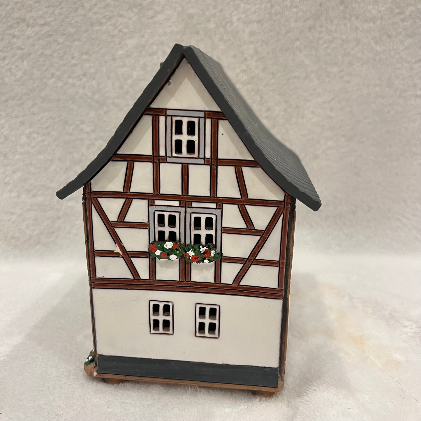 Christmas Ceramic House Art Tealight Candle Holder Room Decoration Handcrafted Collectible Miniature House (G120)