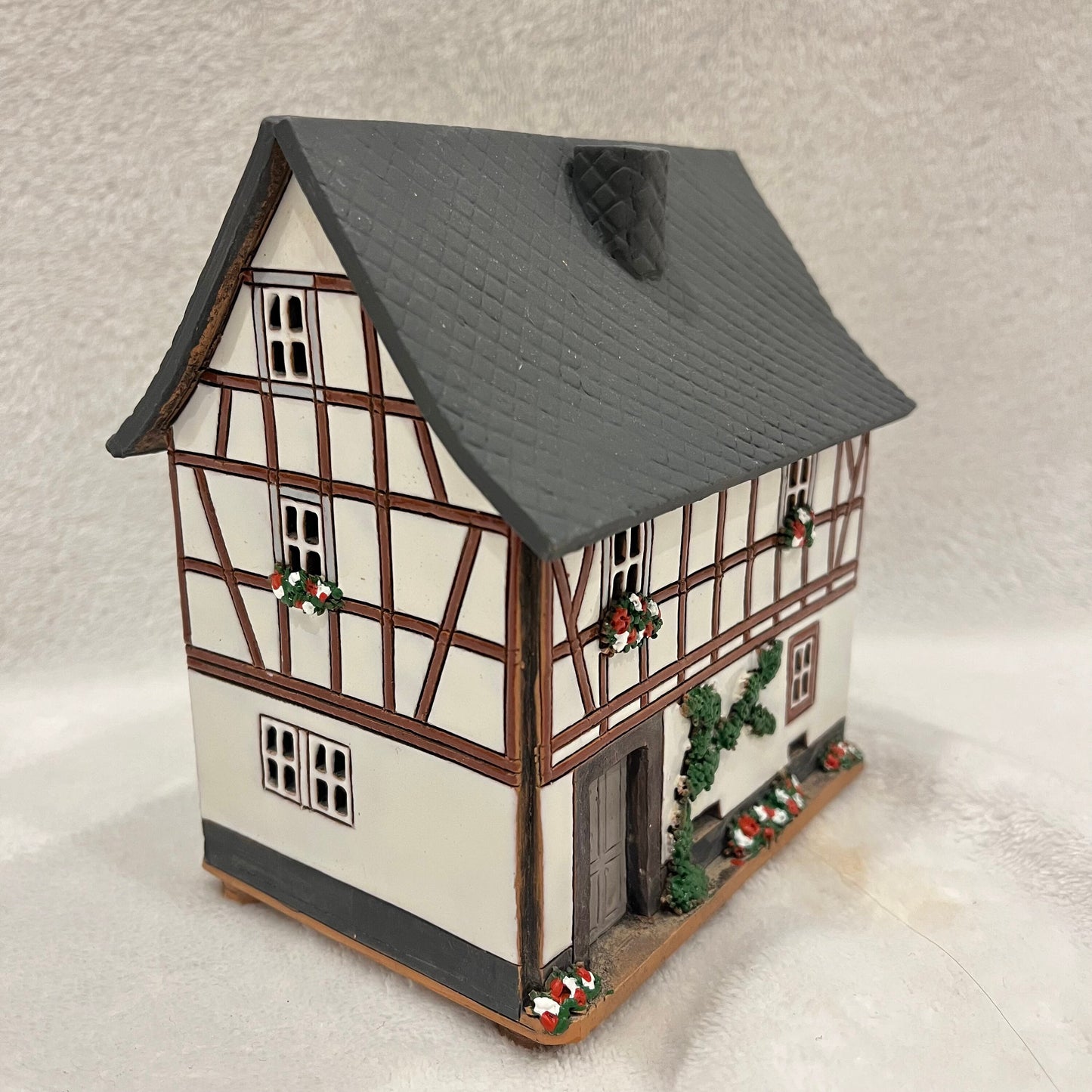 Christmas Ceramic House Art Tealight Candle Holder Room Decoration Handcrafted Collectible Miniature House (G120)