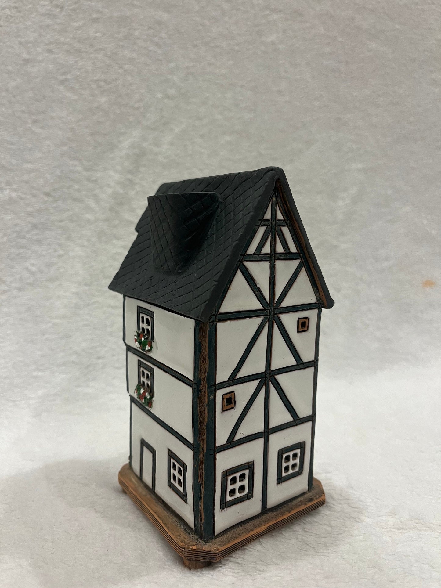 Christmas Ceramic House Art Tealight Candle Holder Room Decoration Handcrafted Collectible Miniature House (G173)