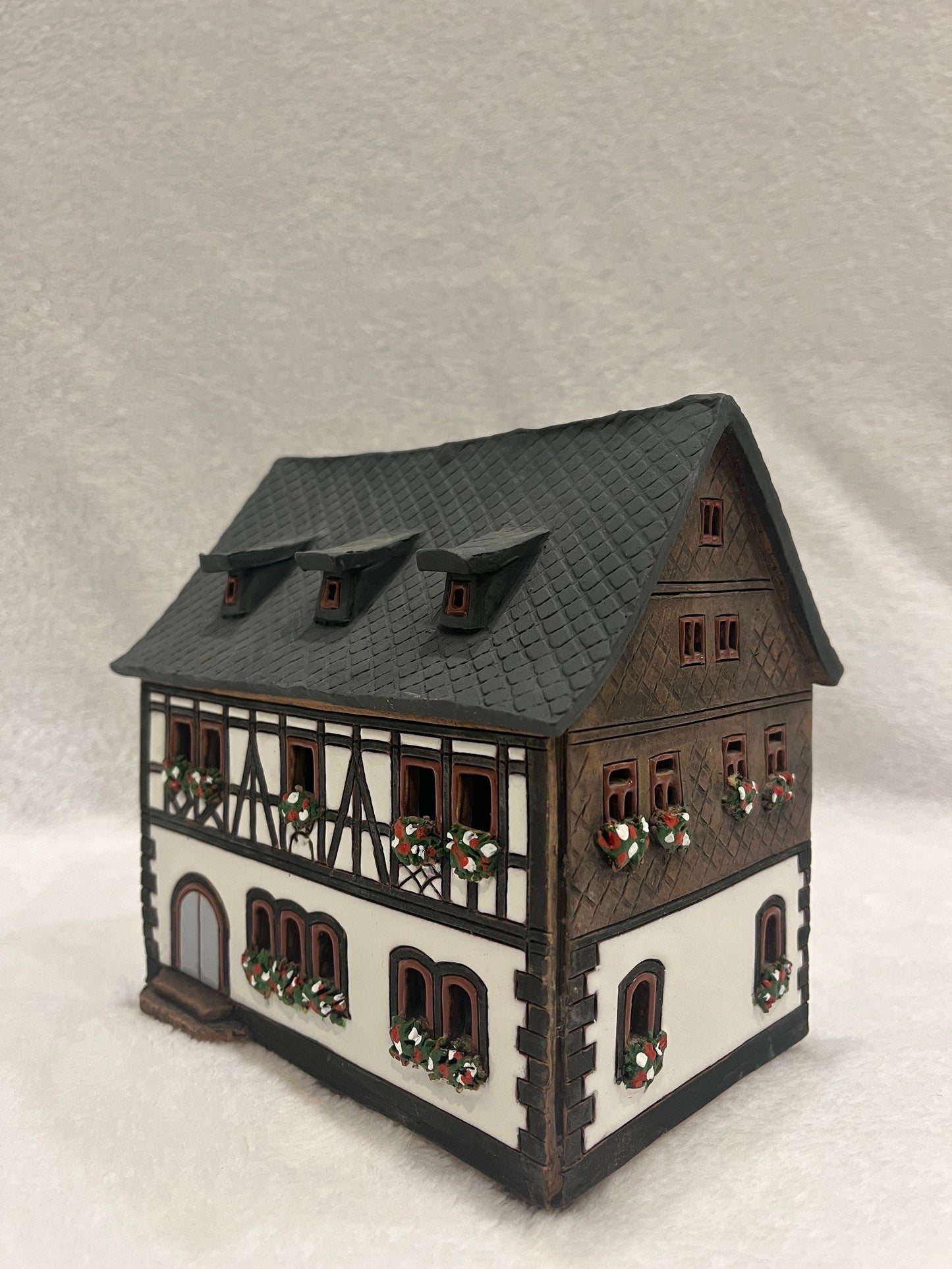 Christmas Ceramic House Art Tealight Candle Holder Room Decoration Handcrafted Collectible Miniature House (G150)