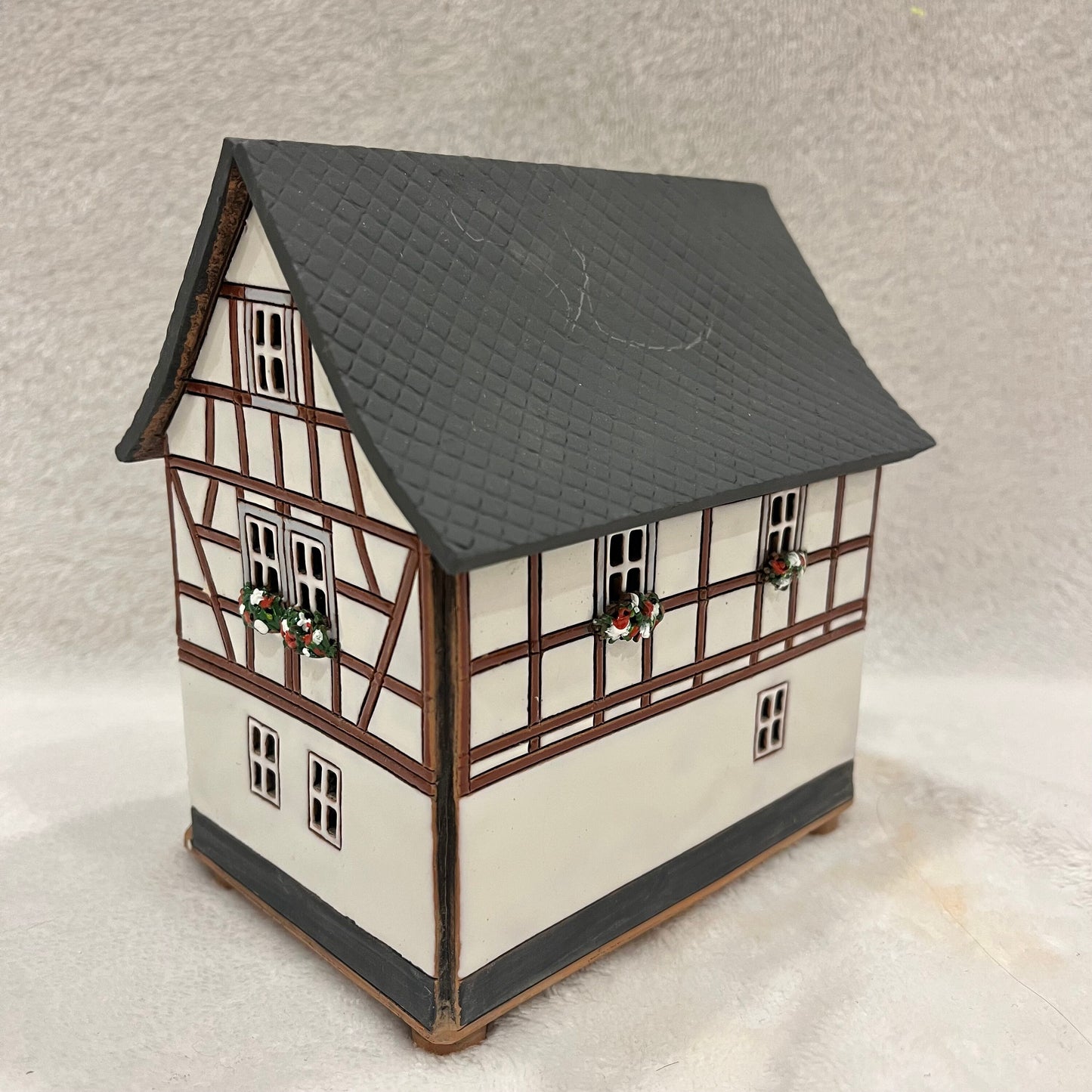 Christmas Ceramic House Art Tealight Candle Holder Room Decoration Handcrafted Collectible Miniature House (G120)