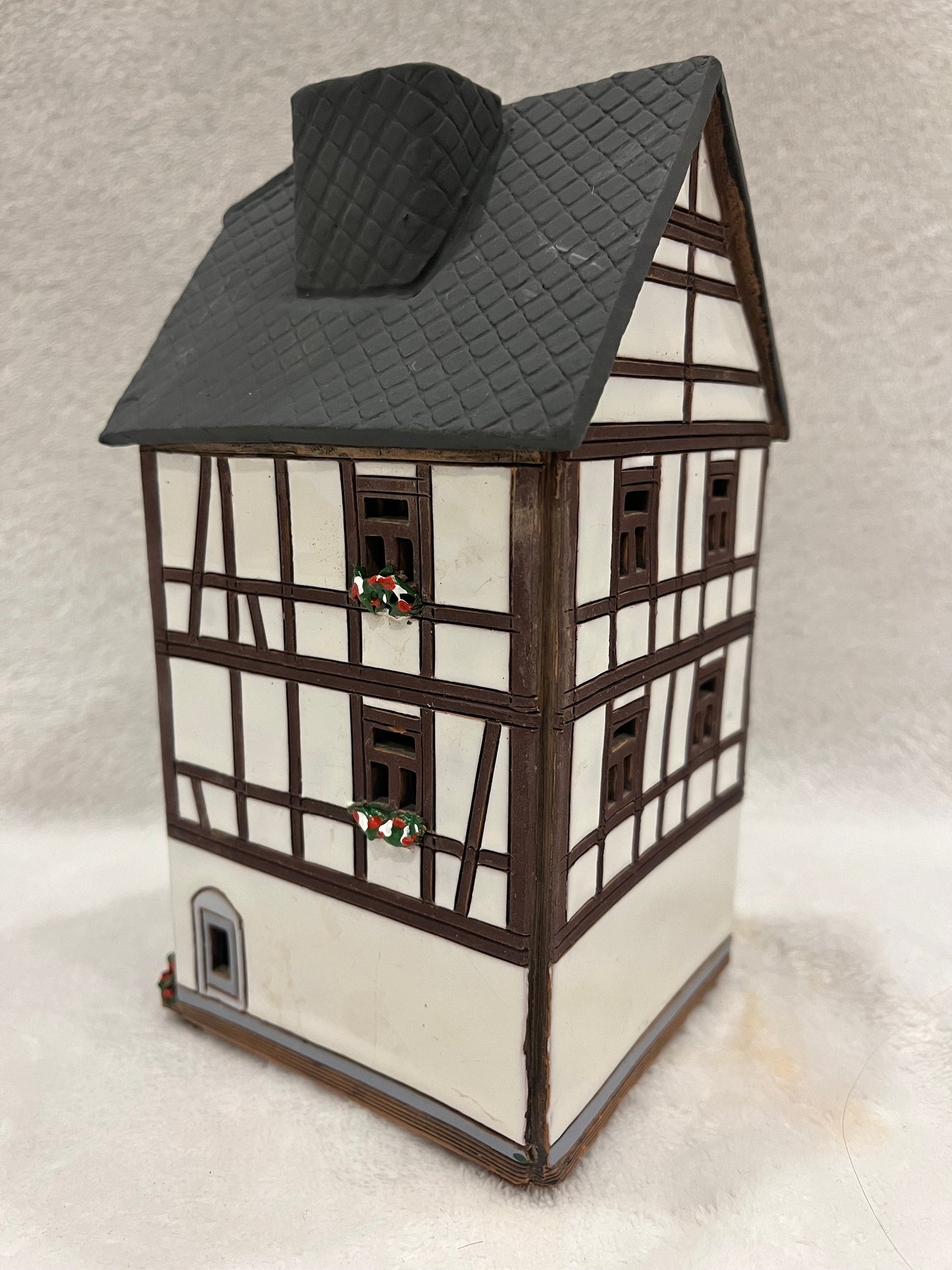 Christmas Ceramic House Art Tealight Candle Holder Room Decoration Handcrafted Collectible Miniature House (G129)