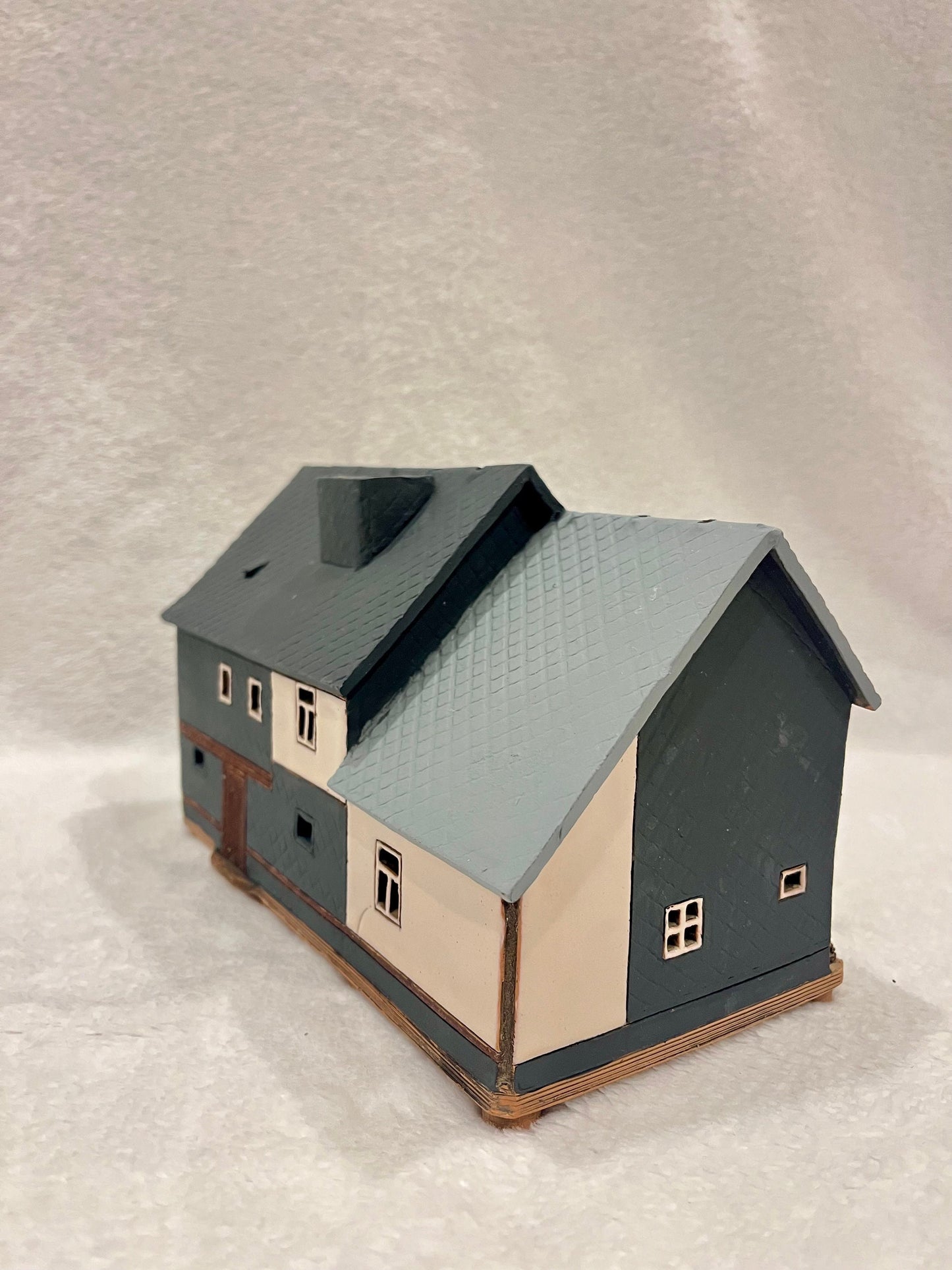 Christmas Ceramic House Art Tealight Candle Holder Room Decoration Handcrafted Collectible Miniature House (G128)