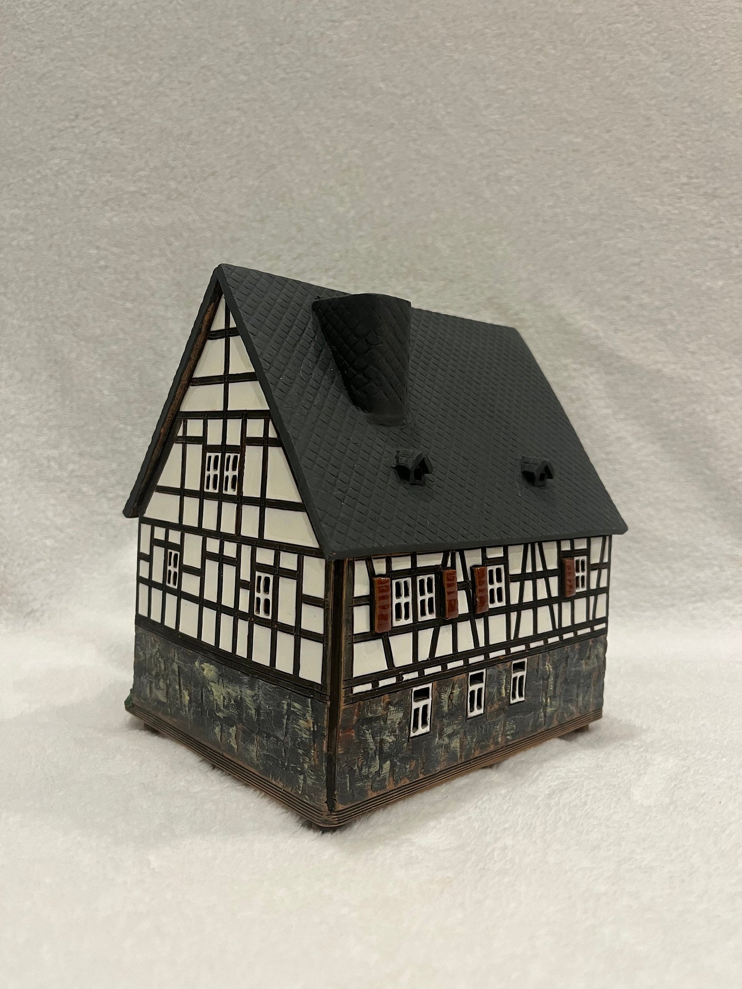 Christmas Ceramic House Art Tealight Candle Holder Room Decoration Handcrafted Collectible Miniature House (G118)