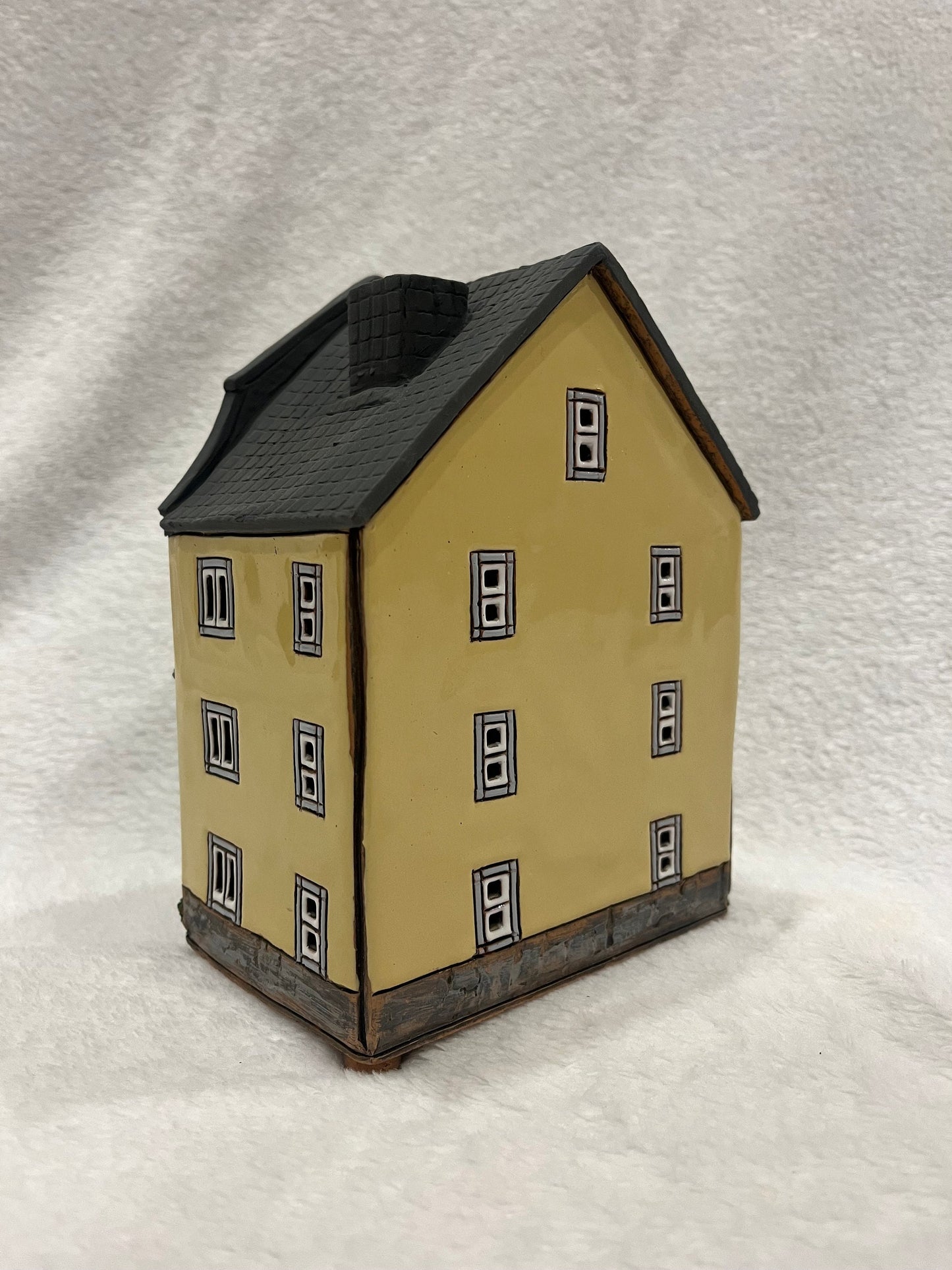 Christmas Ceramic House Art Tealight Candle Holder Room Decoration Handcrafted Collectible Miniature House G125