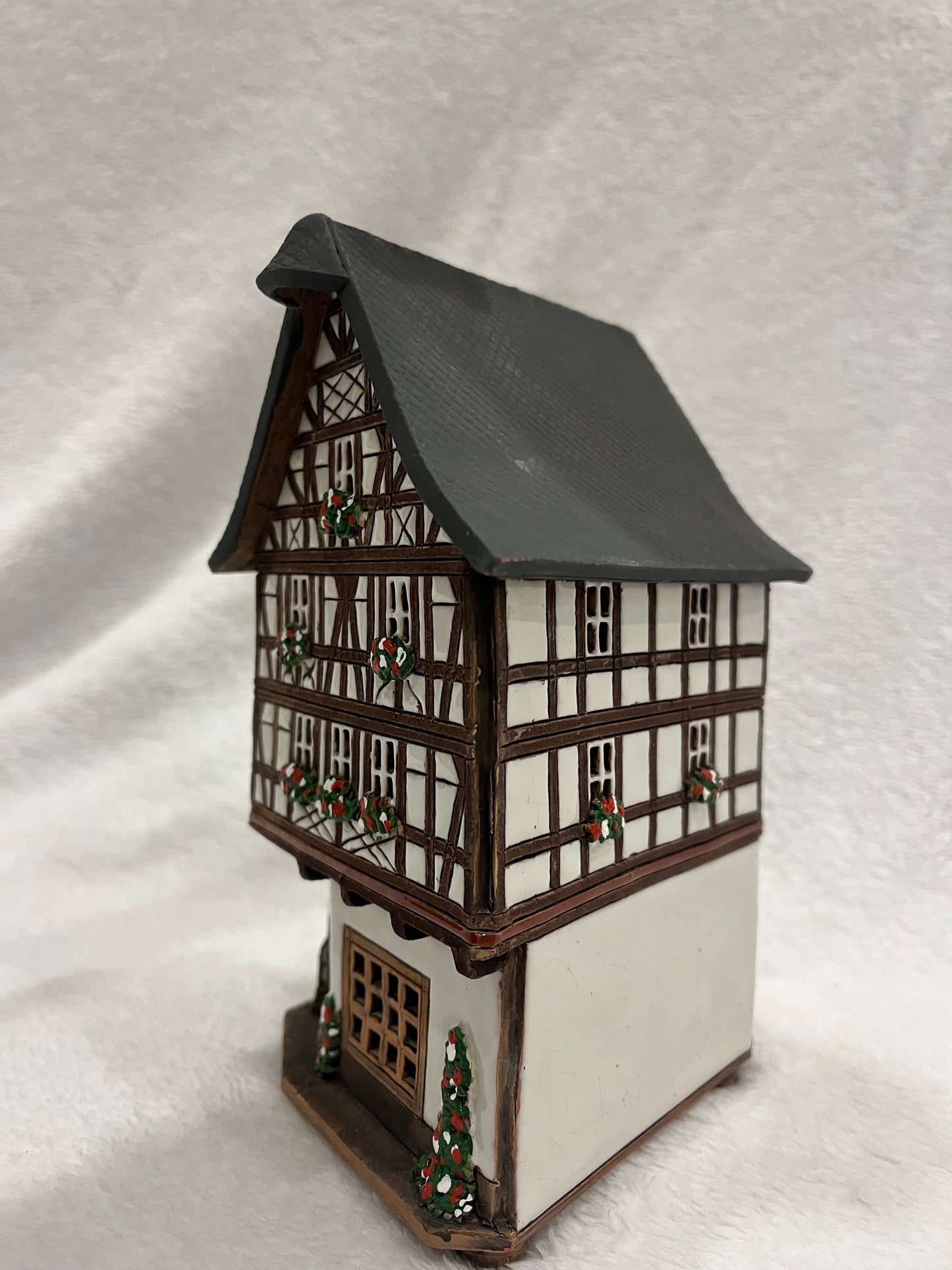 Christmas Ceramic House Art Tealight Candle Holder Room Decoration Handcrafted Collectible Miniature House G204