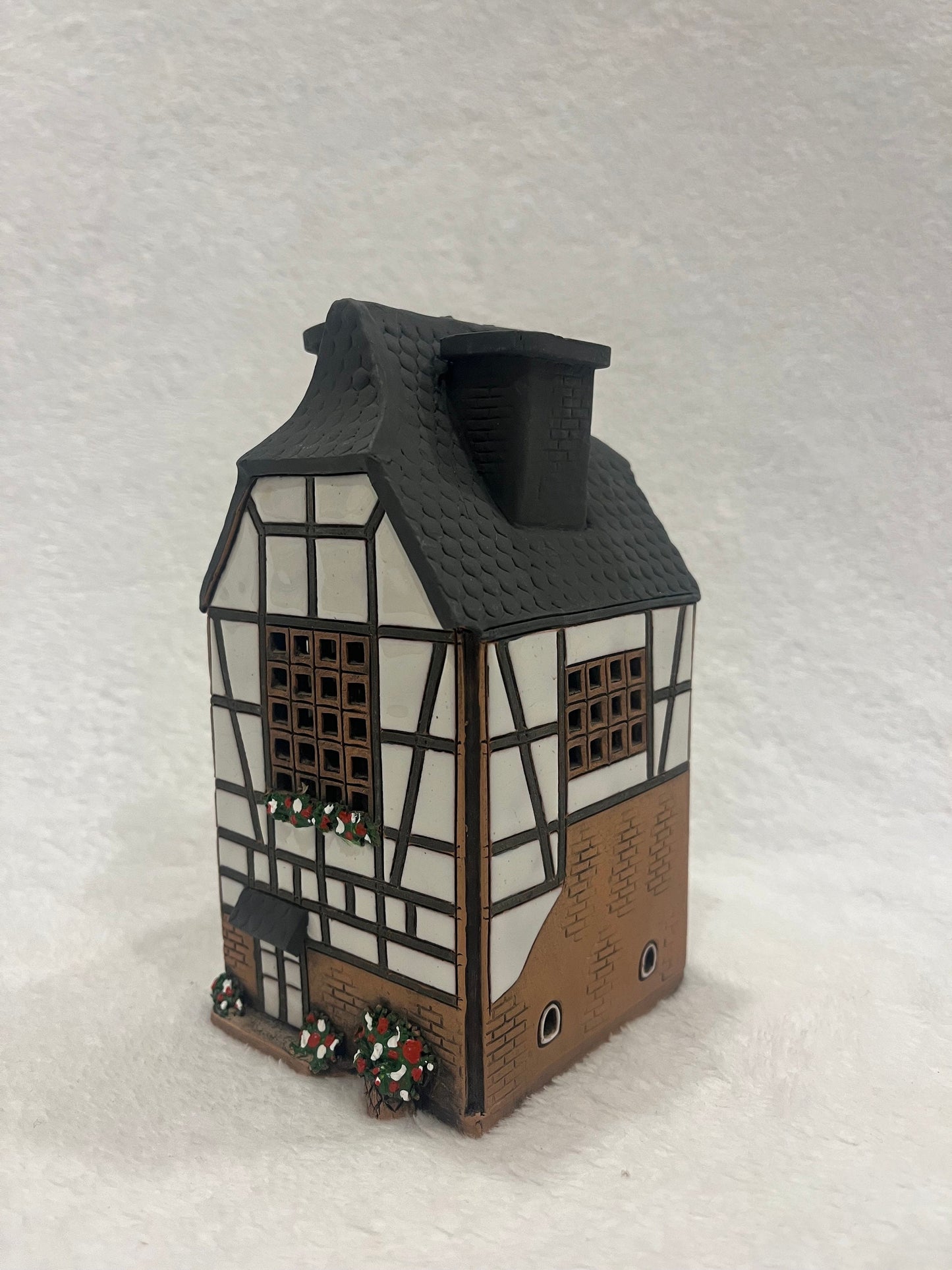 Christmas Ceramic House Art Tealight Candle Holder Room Decoration Handcrafted Collectible Miniature House B111