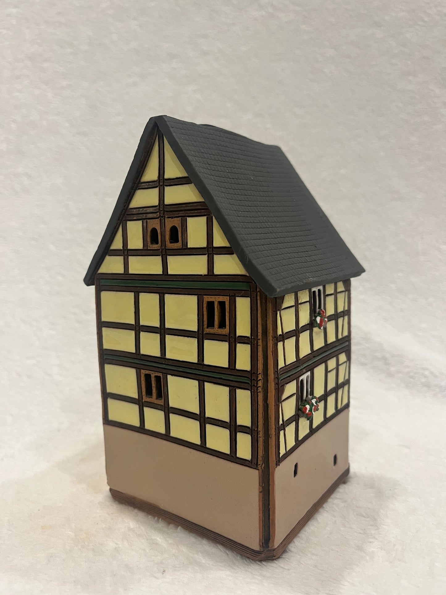 Christmas Ceramic House Art Tealight Candle Holder Room Decoration Handcrafted Collectible Miniature House G146