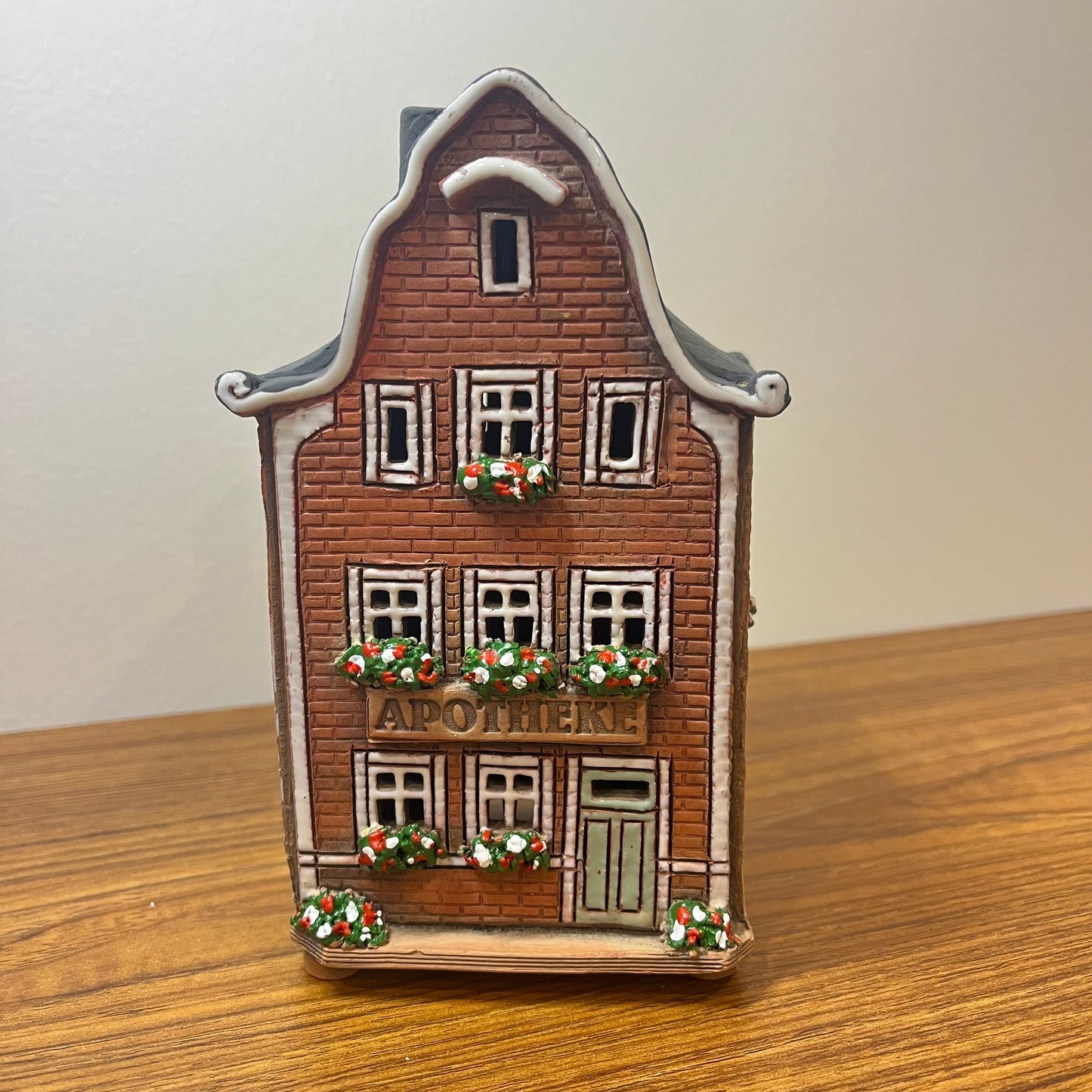 Christmas Ceramic House Art Tealight Candle Holder Room Decoration Handcrafted Collectible Miniature House (AG171)