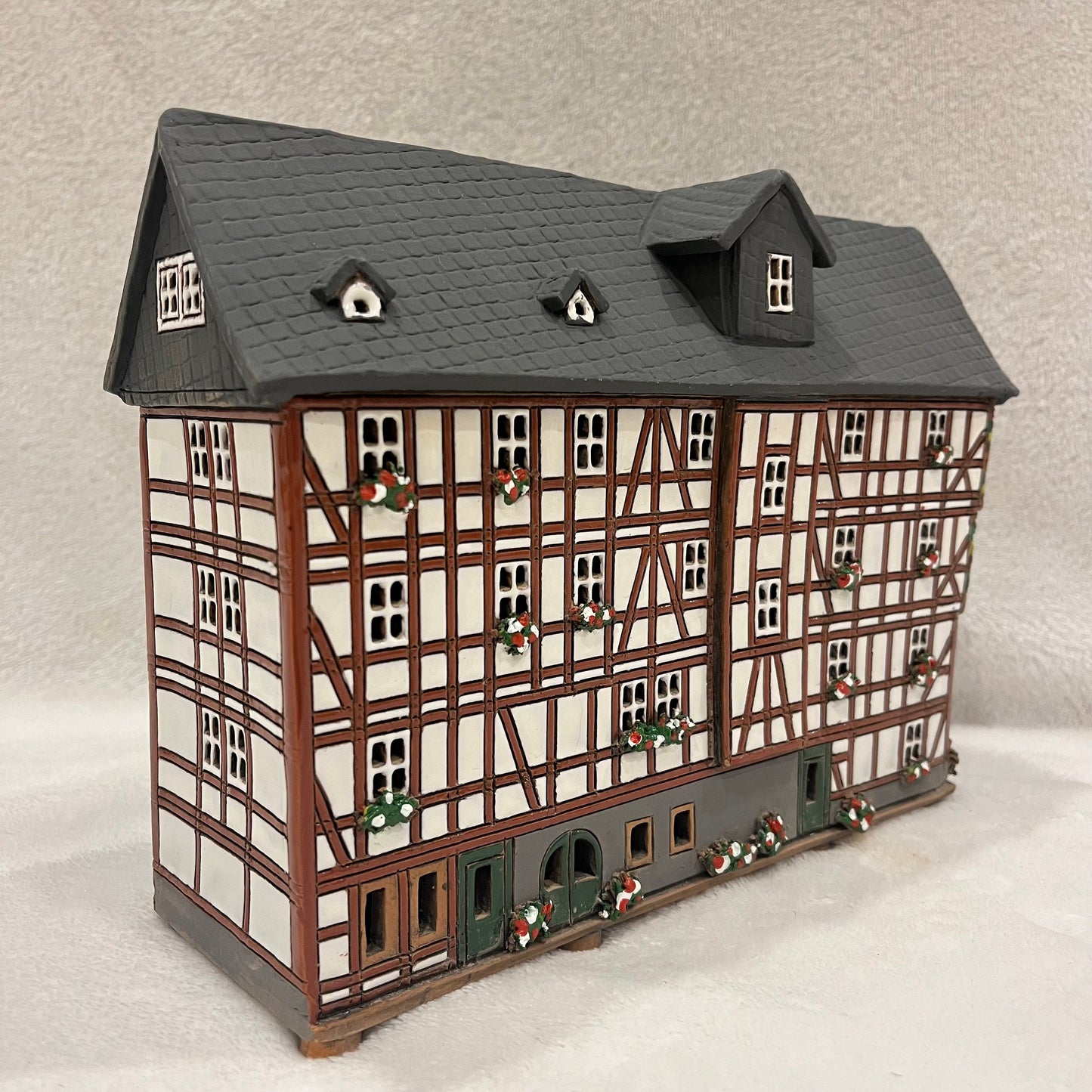 Christmas Ceramic House Art Tealight Candle Holder Room Decoration Handcrafted Collectible Miniature House (G164)