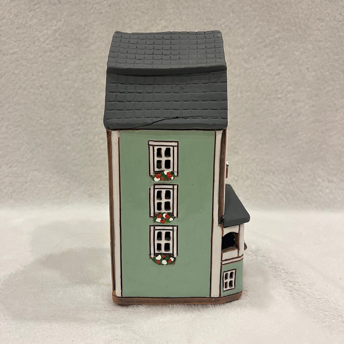 Christmas Ceramic House Art Tealight Candle Holder Room Decoration Handcrafted Collectible Miniature House (G131)