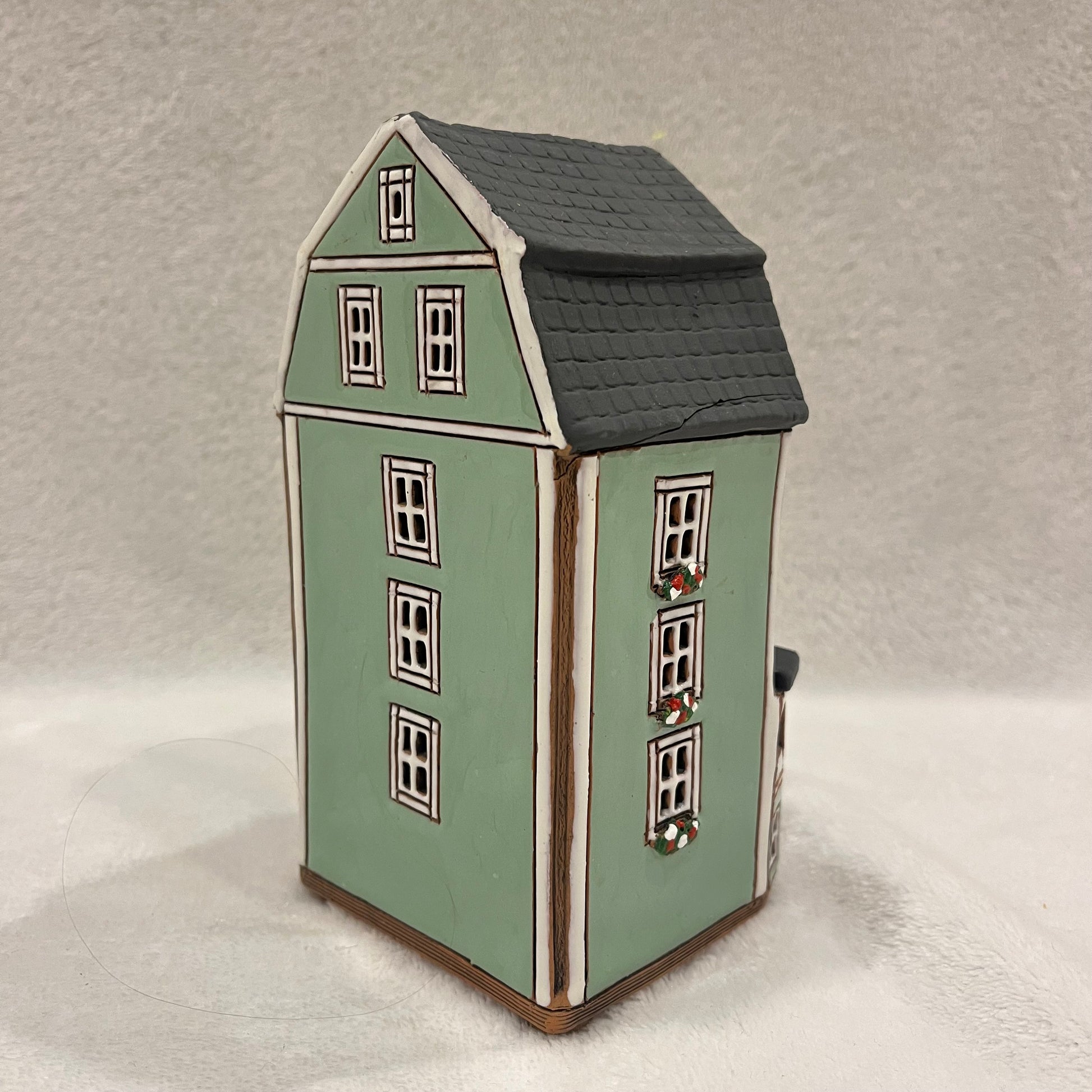 Christmas Ceramic House Art Tealight Candle Holder Room Decoration Handcrafted Collectible Miniature House (G131)