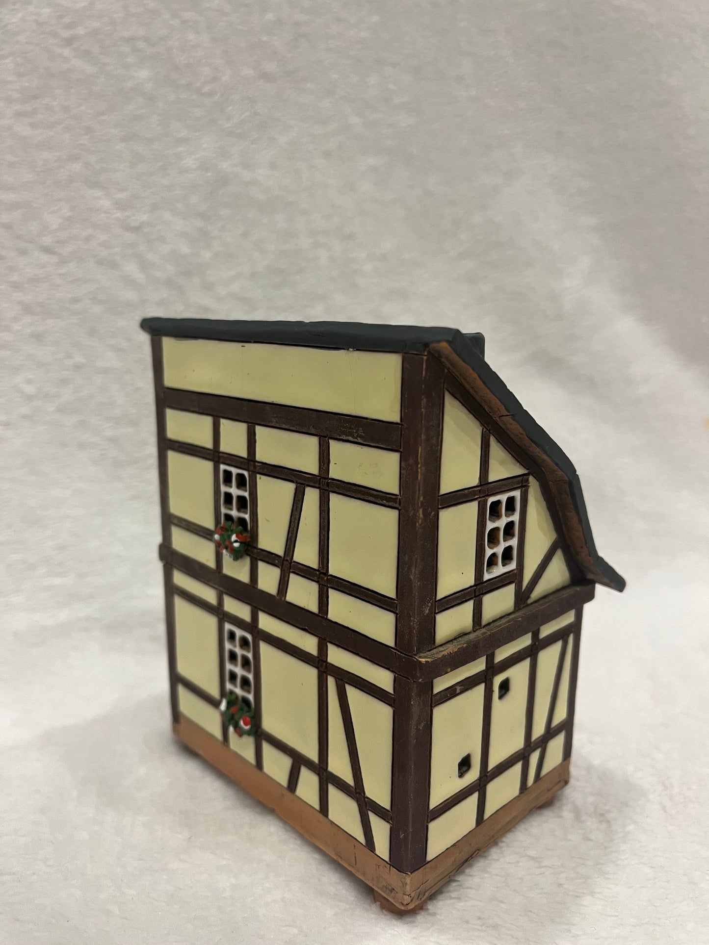 Christmas Ceramic House Art Tealight Candle Holder Room Decoration Handcrafted Collectible Miniature House (G176)