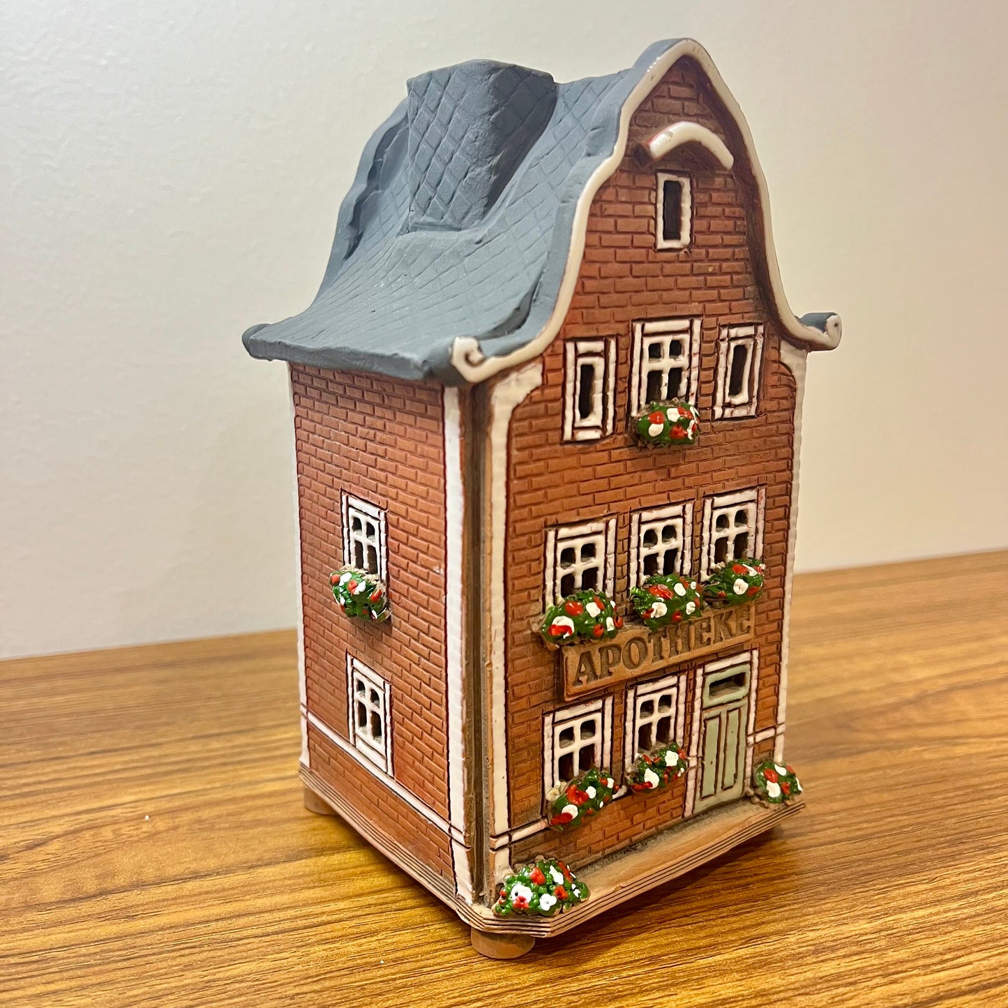 Christmas Ceramic House Art Tealight Candle Holder Room Decoration Handcrafted Collectible Miniature House (AG171)