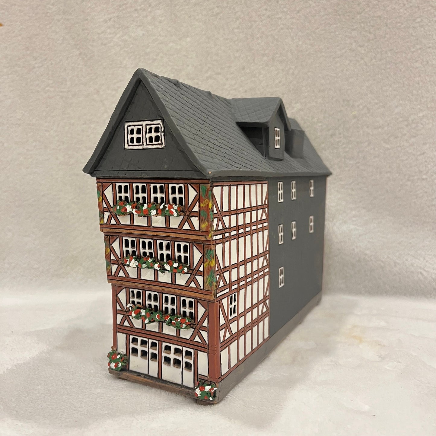 Christmas Ceramic House Art Tealight Candle Holder Room Decoration Handcrafted Collectible Miniature House (G164)