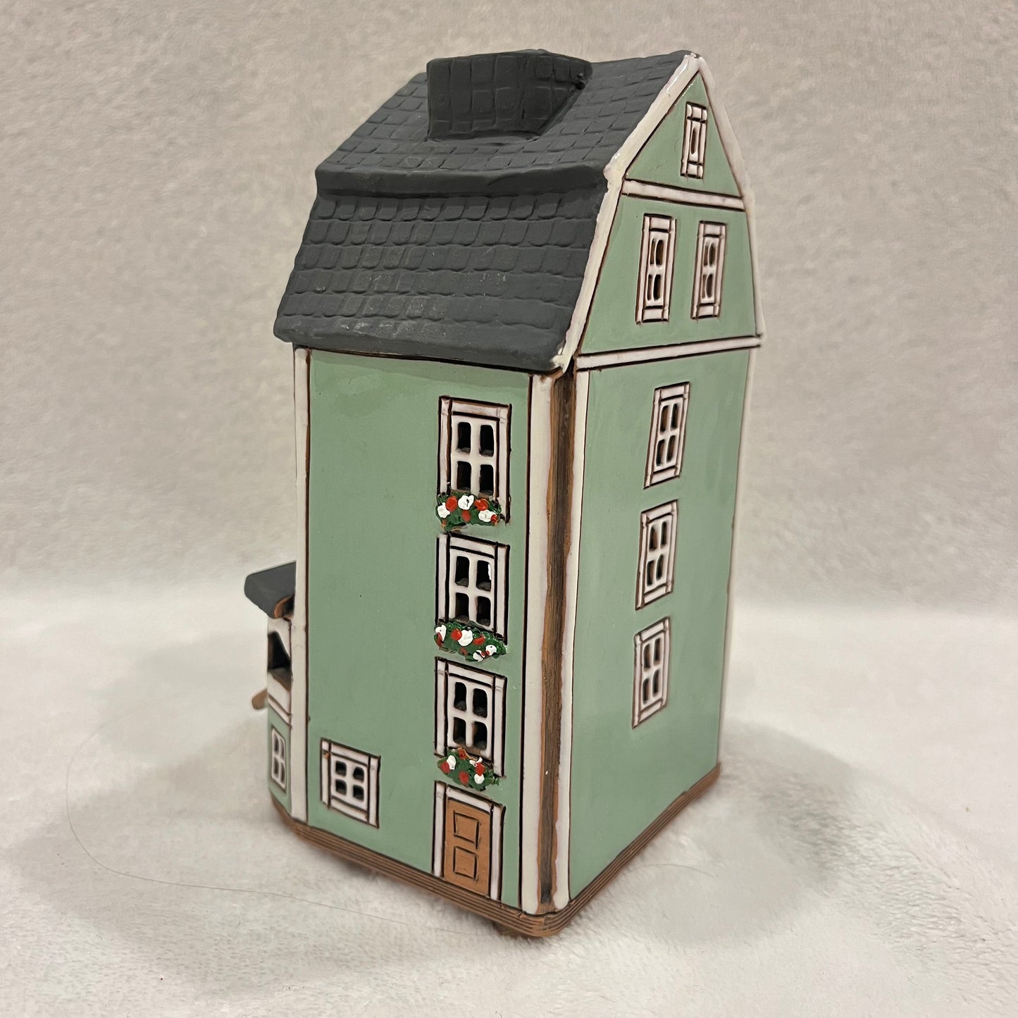 Christmas Ceramic House Art Tealight Candle Holder Room Decoration Handcrafted Collectible Miniature House (G131)