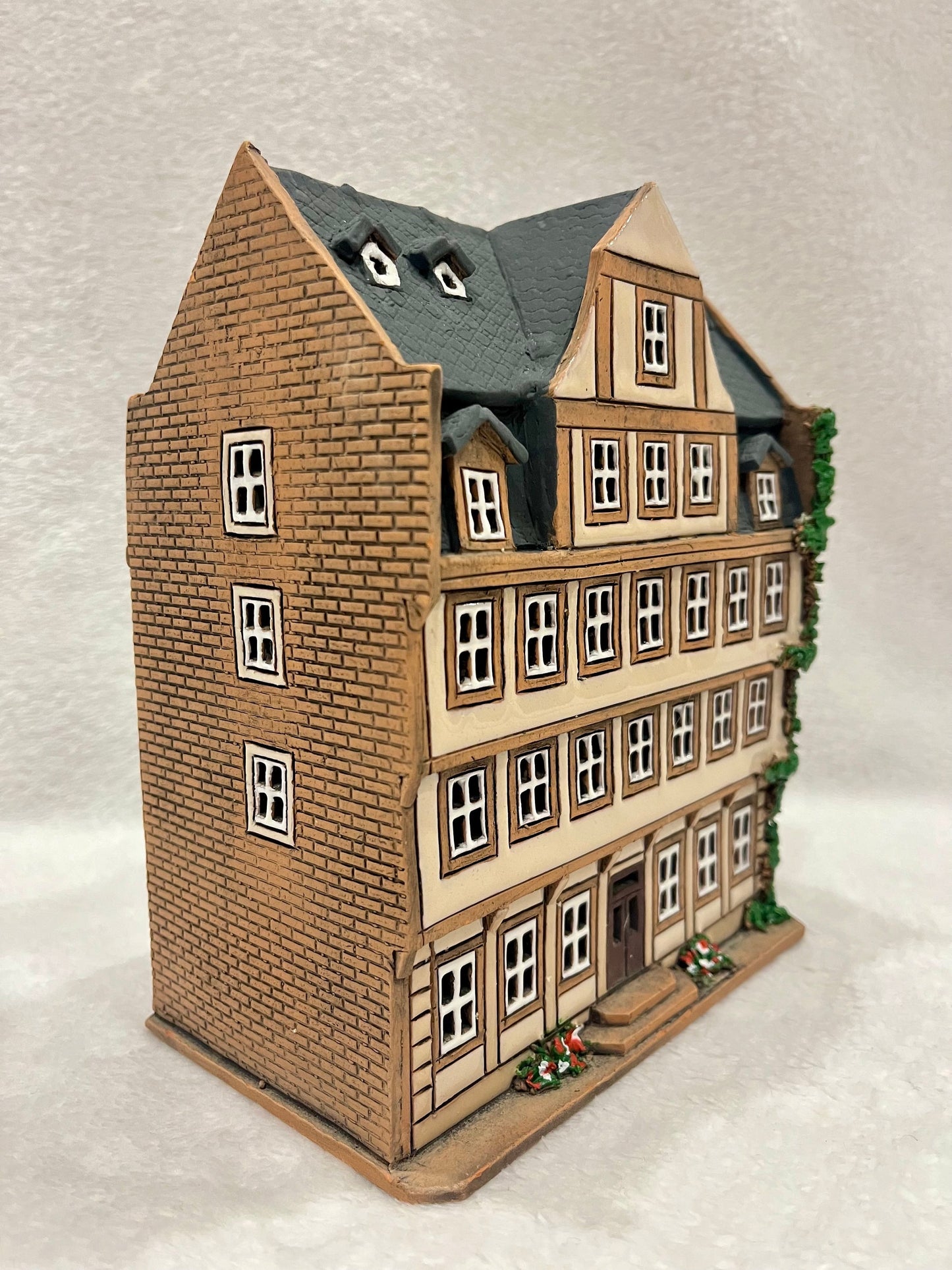 Christmas Ceramic House Art Tealight Candle Holder Room Decoration Handcrafted Collectible Miniature House (G196)