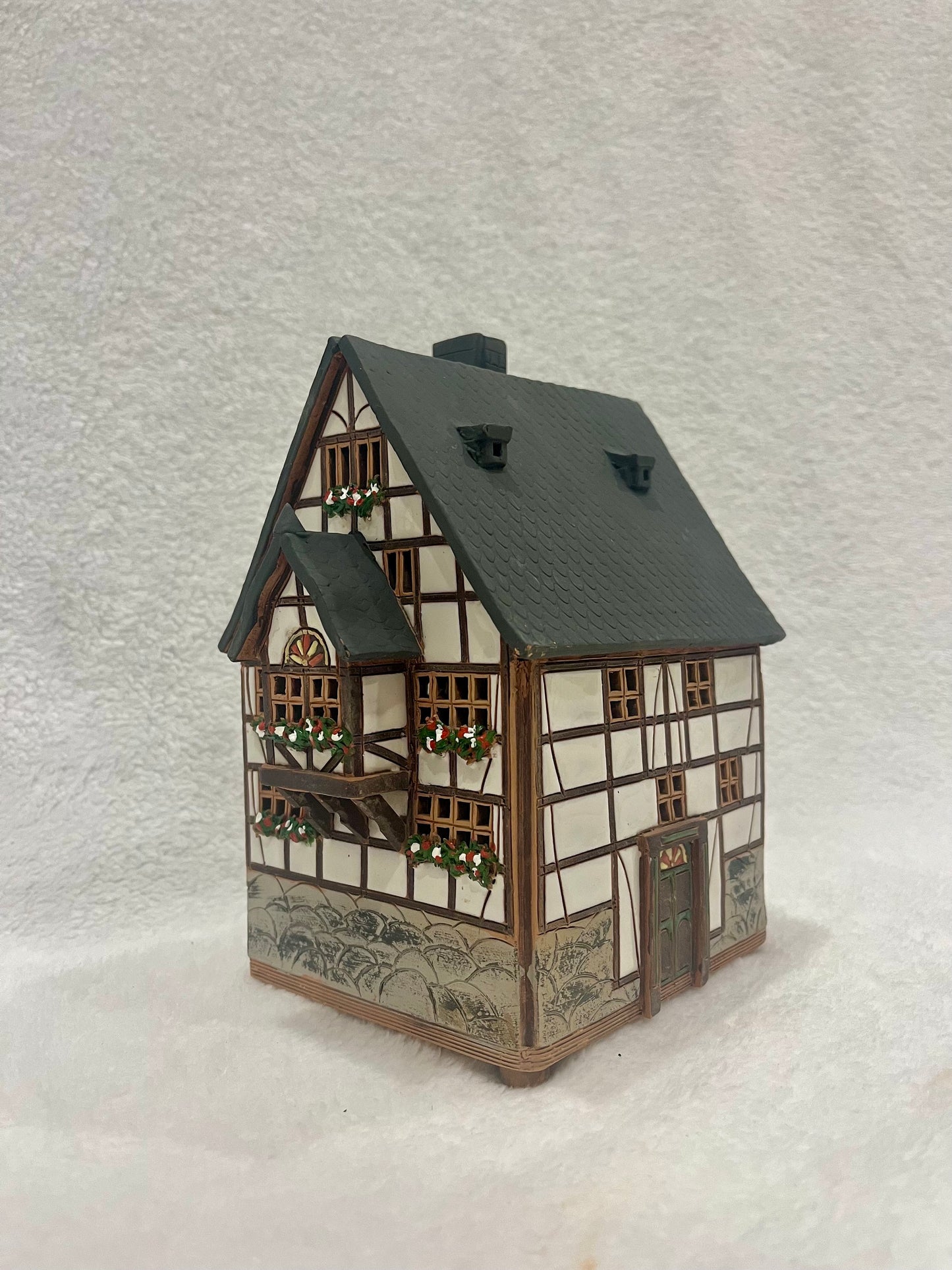 Christmas Ceramic House Art Tealight Candle Holder Room Decoration Handcrafted Collectible Miniature House GC17