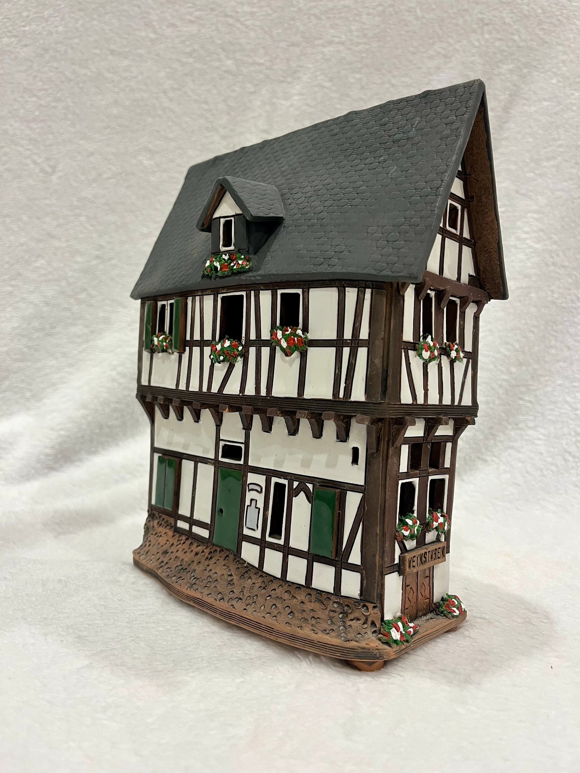 Christmas Ceramic House Art Tealight Candle Holder Room Decoration Handcrafted Collectible Miniature House G216