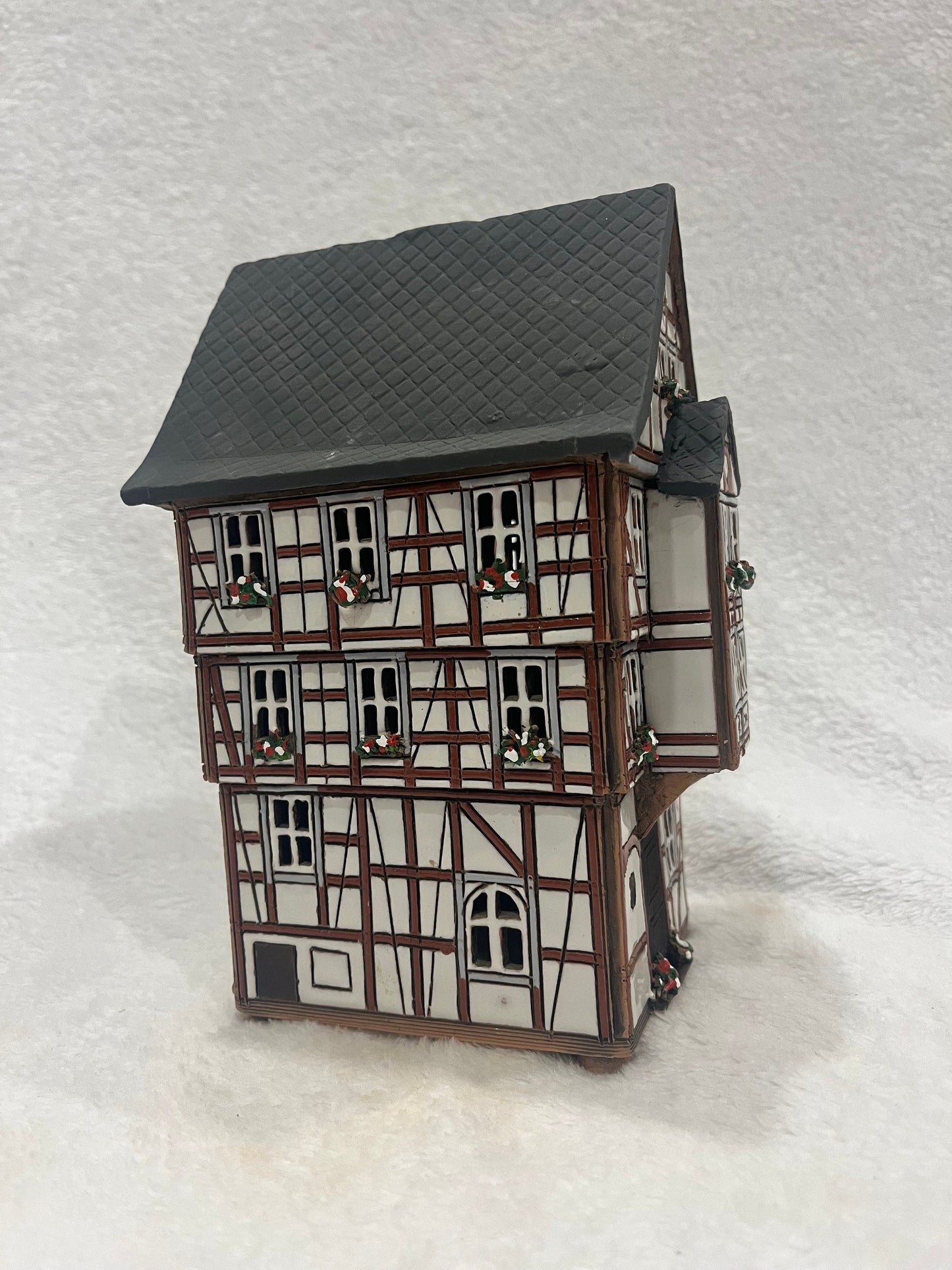 Christmas Ceramic House Art Tealight Candle Holder Room Decoration Handcrafted Collectible Miniature House G220