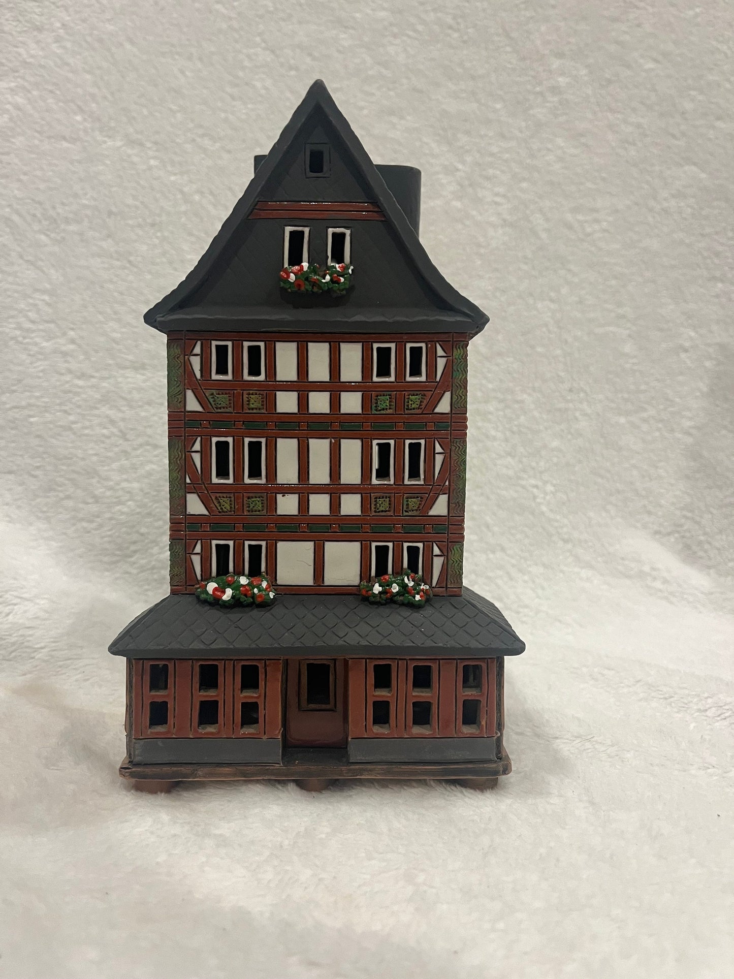 Christmas Ceramic House Art Tealight Candle Holder Room Decoration Handcrafted Collectible Miniature House G221