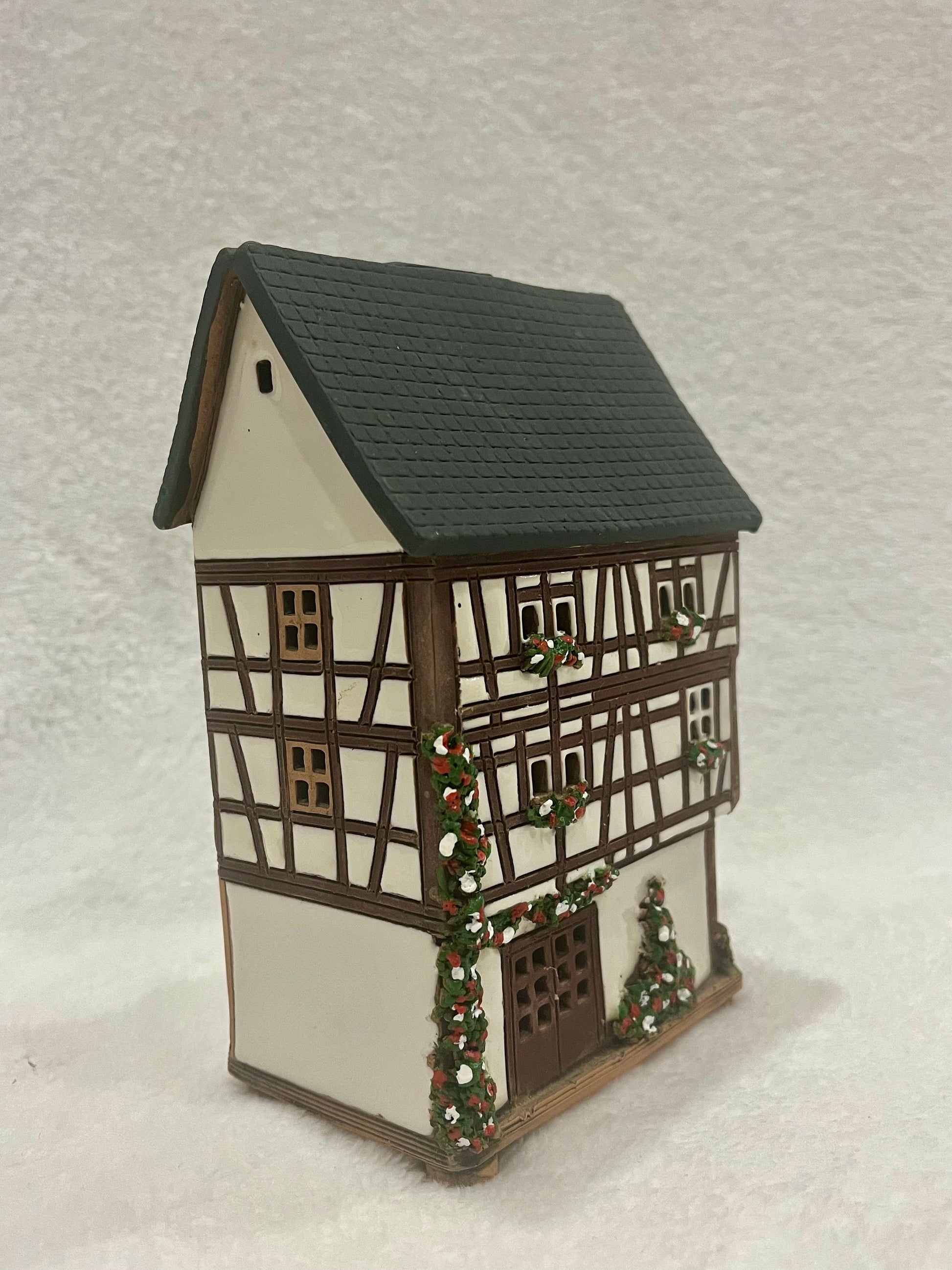 Christmas Ceramic House Art Tealight Candle Holder Room Decoration Handcrafted Collectible Miniature House GB140