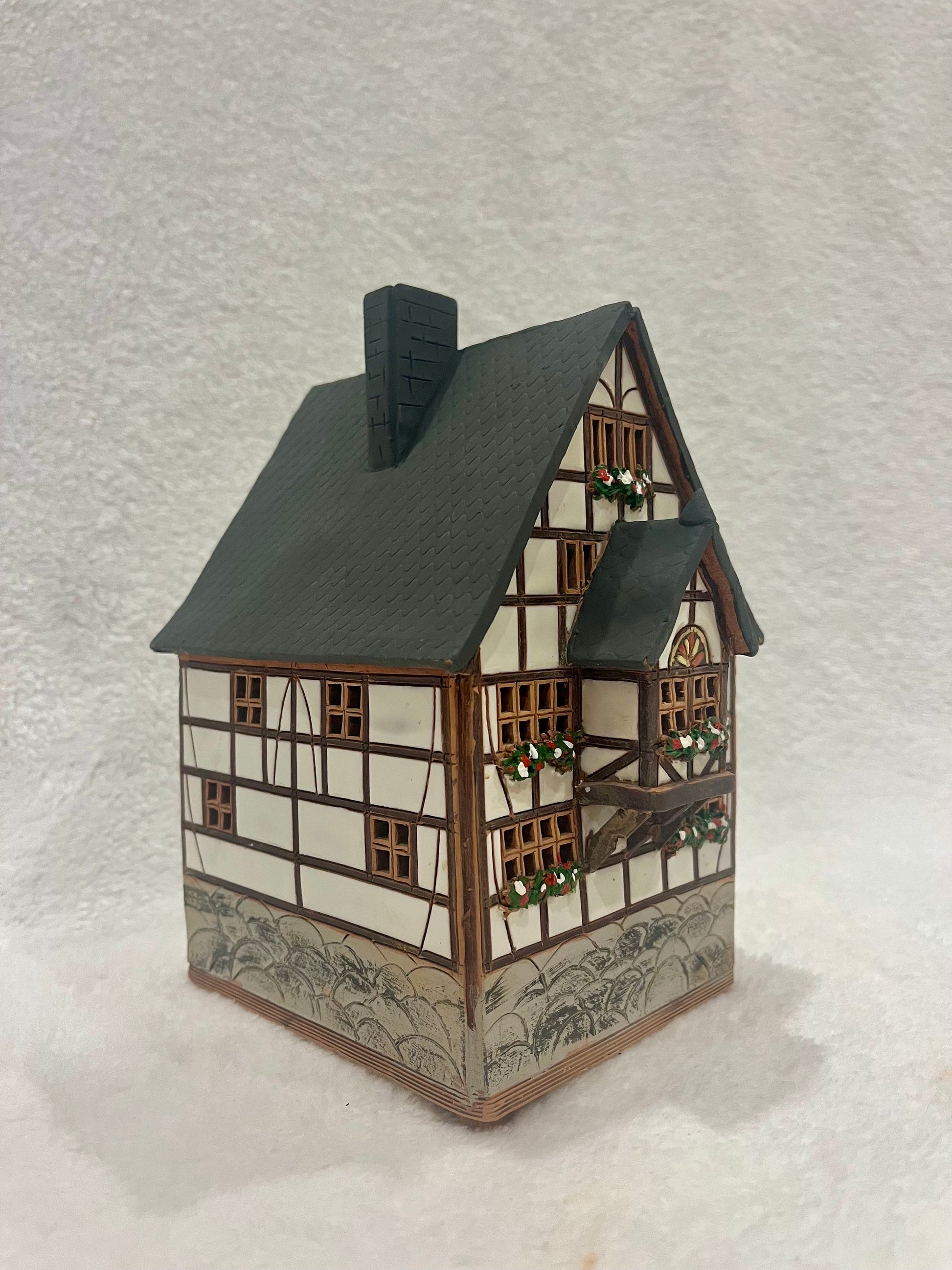 Christmas Ceramic House Art Tealight Candle Holder Room Decoration Handcrafted Collectible Miniature House GC17