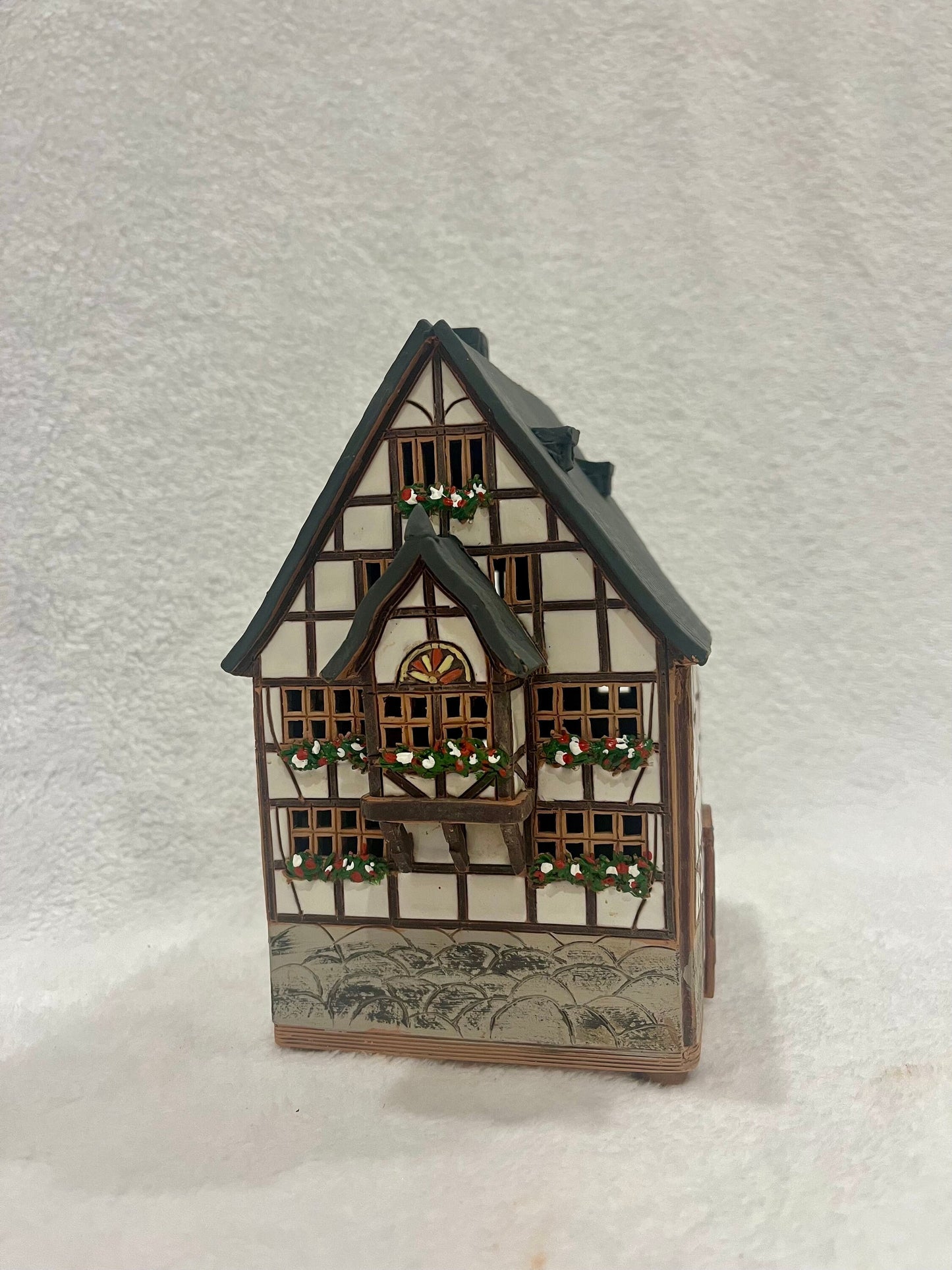 Christmas Ceramic House Art Tealight Candle Holder Room Decoration Handcrafted Collectible Miniature House GC17