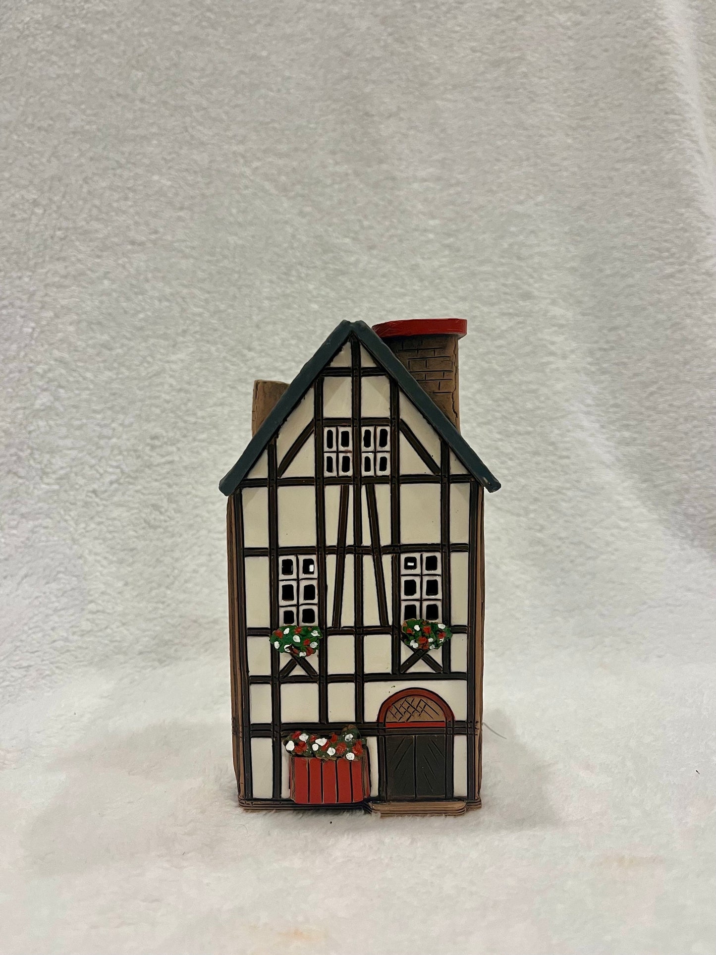 Christmas Ceramic House Art Tealight Candle Holder Room Decoration Handcrafted Collectible Miniature House GA1