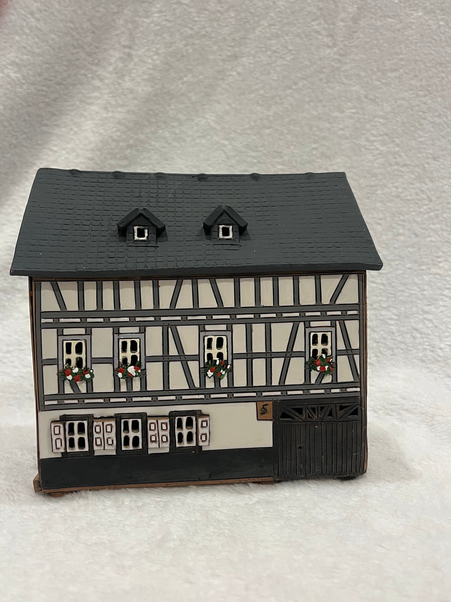 Christmas Ceramic House Art Tealight Candle Holder Room Decoration Handcrafted Collectible Miniature House B6