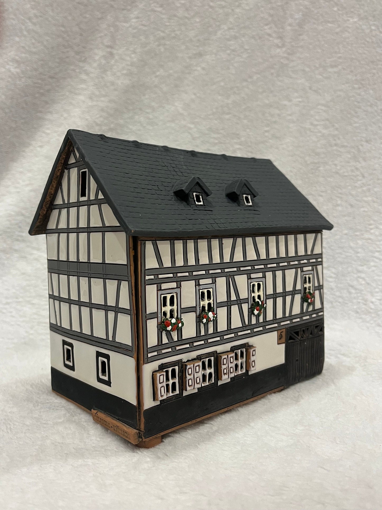 Christmas Ceramic House Art Tealight Candle Holder Room Decoration Handcrafted Collectible Miniature House B6