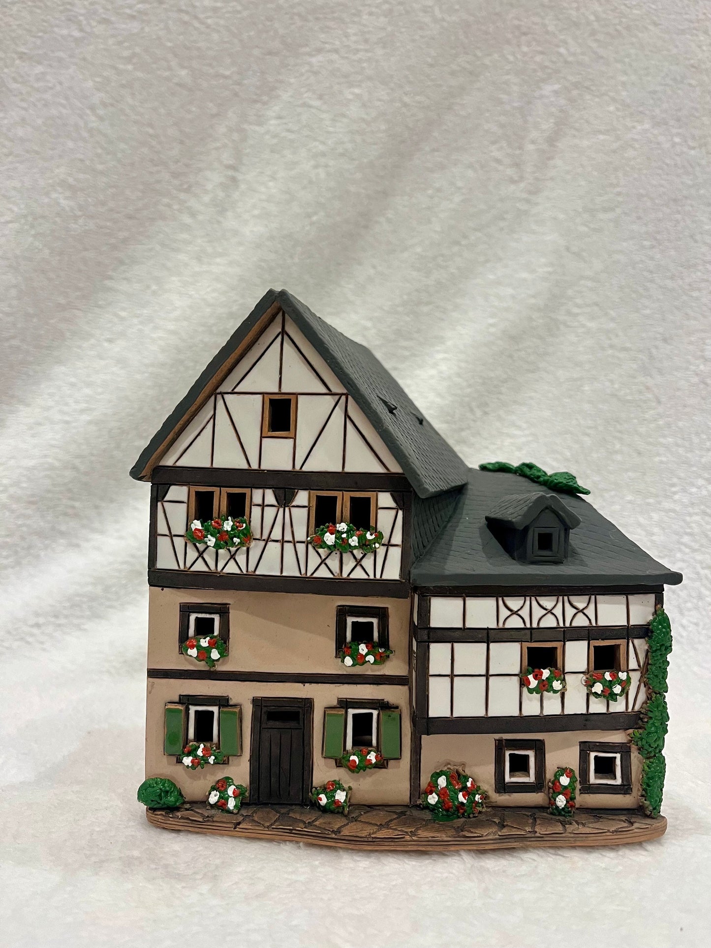 Christmas Ceramic House Art Tealight Candle Holder Room Decoration Handcrafted Collectible Miniature House G216