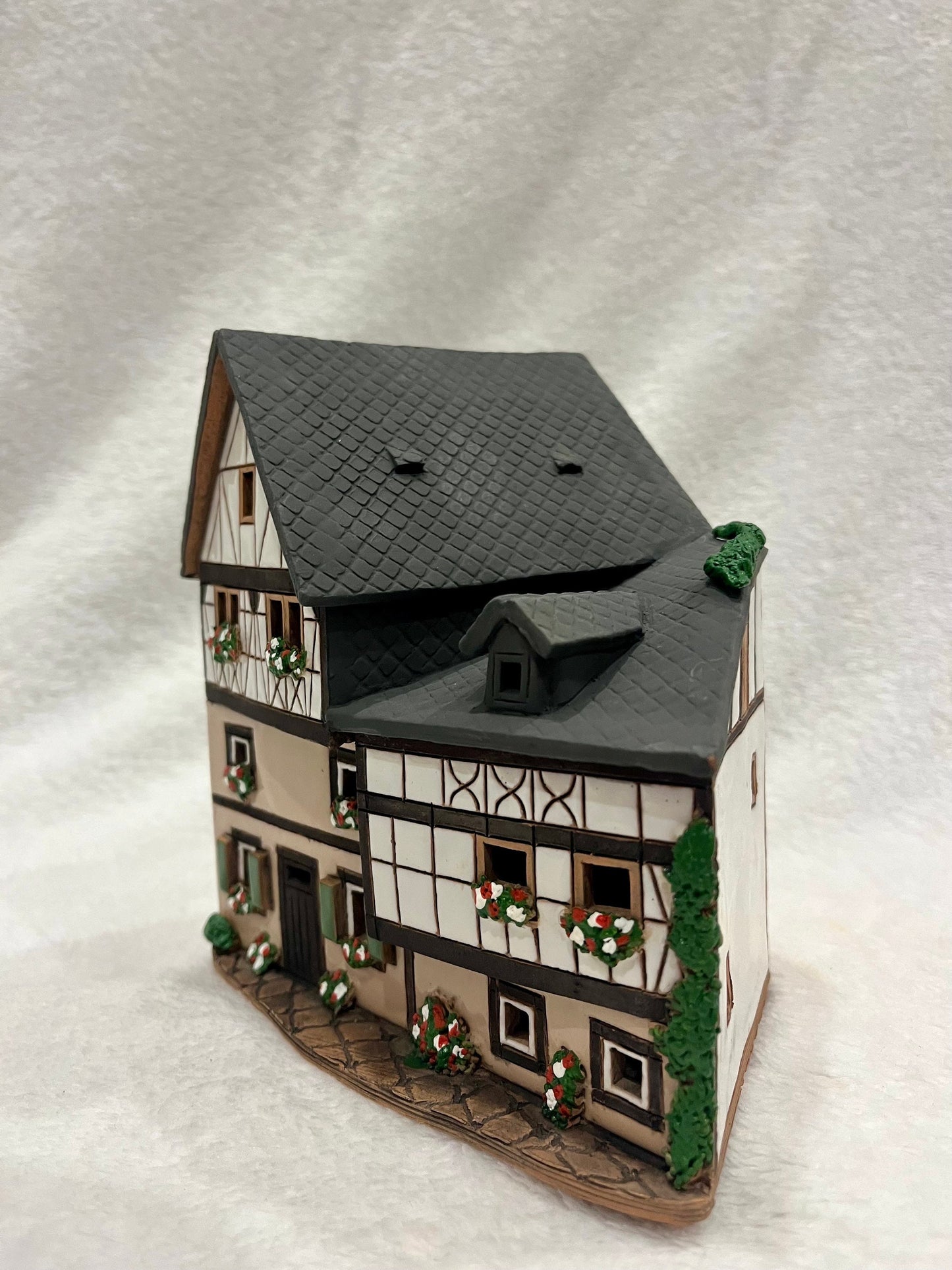 Christmas Ceramic House Art Tealight Candle Holder Room Decoration Handcrafted Collectible Miniature House G216