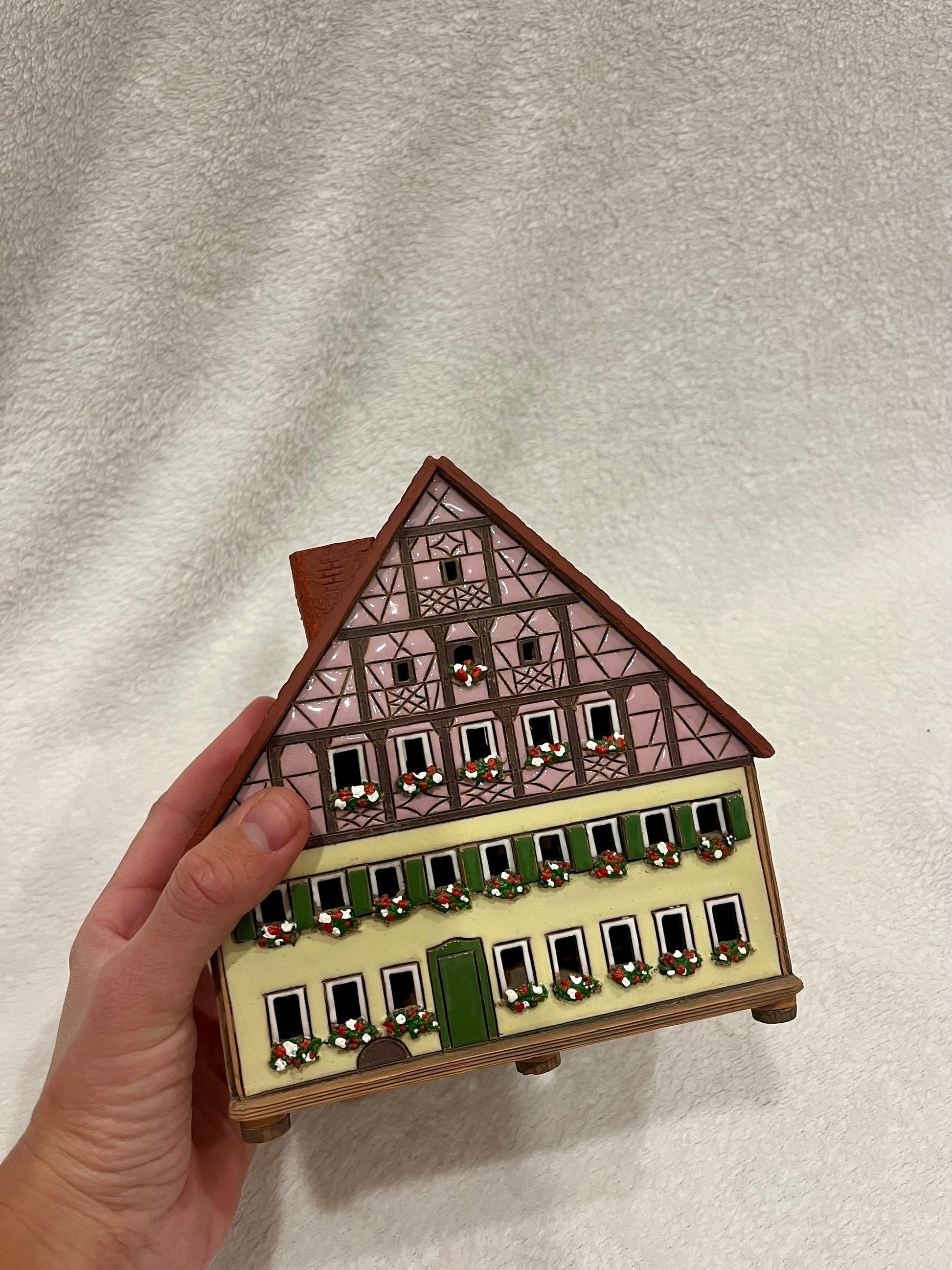 Christmas Ceramic House Art Tealight Candle Holder Room Decoration Handcrafted Collectible Miniature House G6