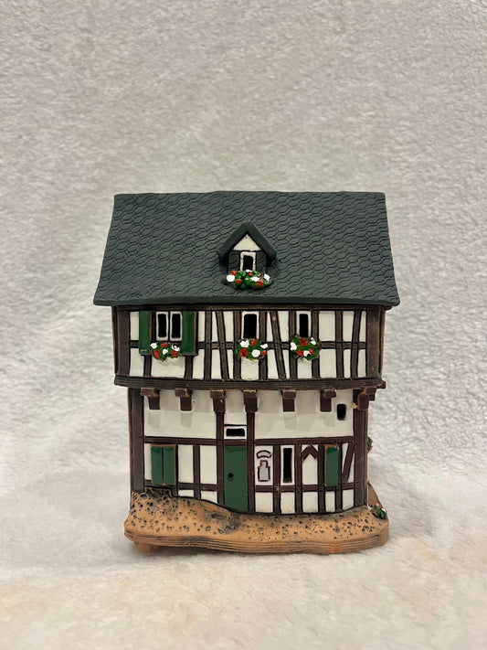 Christmas Ceramic House Art Tealight Candle Holder Room Decoration Handcrafted Collectible Miniature House G216-1