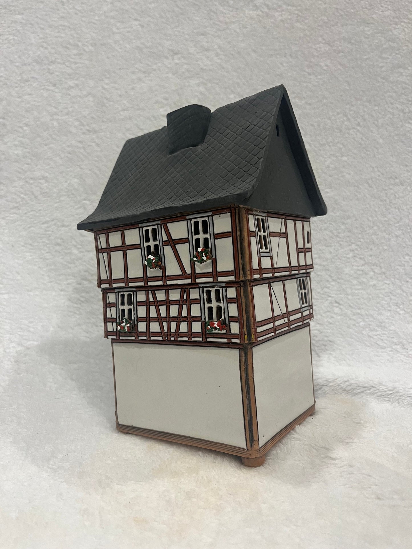 Christmas Ceramic House Art Tealight Candle Holder Room Decoration Handcrafted Collectible Miniature House G220