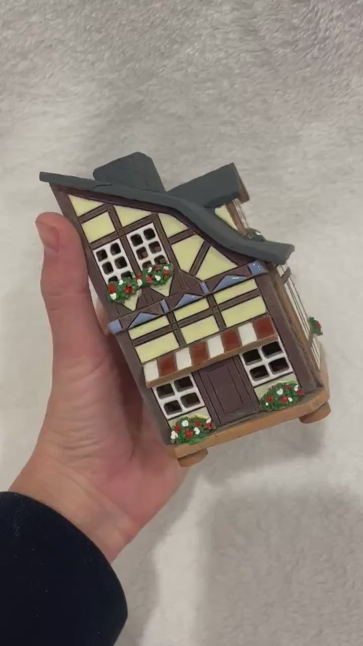 Christmas Ceramic House Art Tealight Candle Holder Room Decoration Handcrafted Collectible Miniature House (G175)